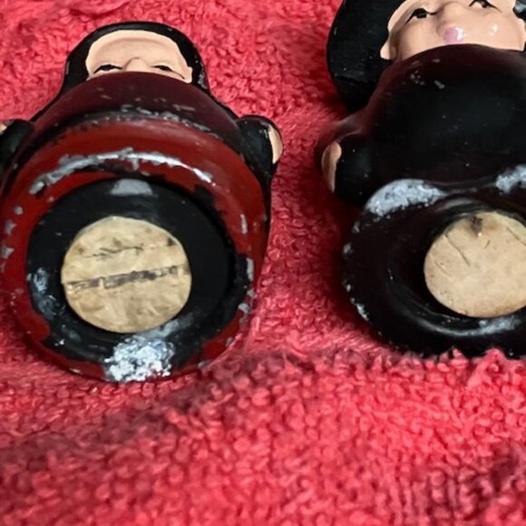 Cute Vintage Salt & Pepper Set Amish - Picture 2 of 5